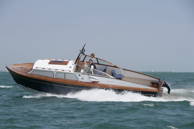 007 sport boat