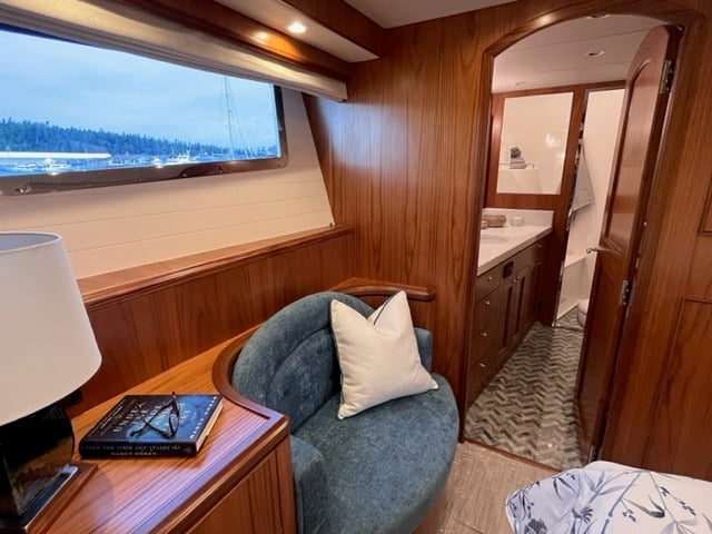 62100-Owners-Suite-and-Head-8