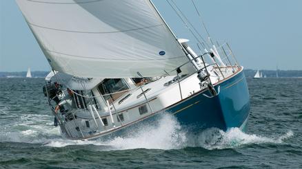 Hood Sailmakers donates to sailing program for veterans