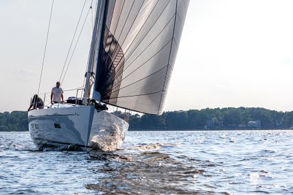 Italia Yachts USA Partners with Quantum Sails