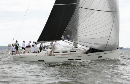 IY 13.98 'Artemis' takes 2nd in NASS Lighthouse Race