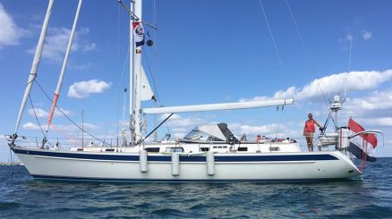 A Look at the Hallberg-Rassy 62