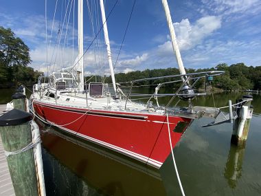 Buyer of Hylas 54